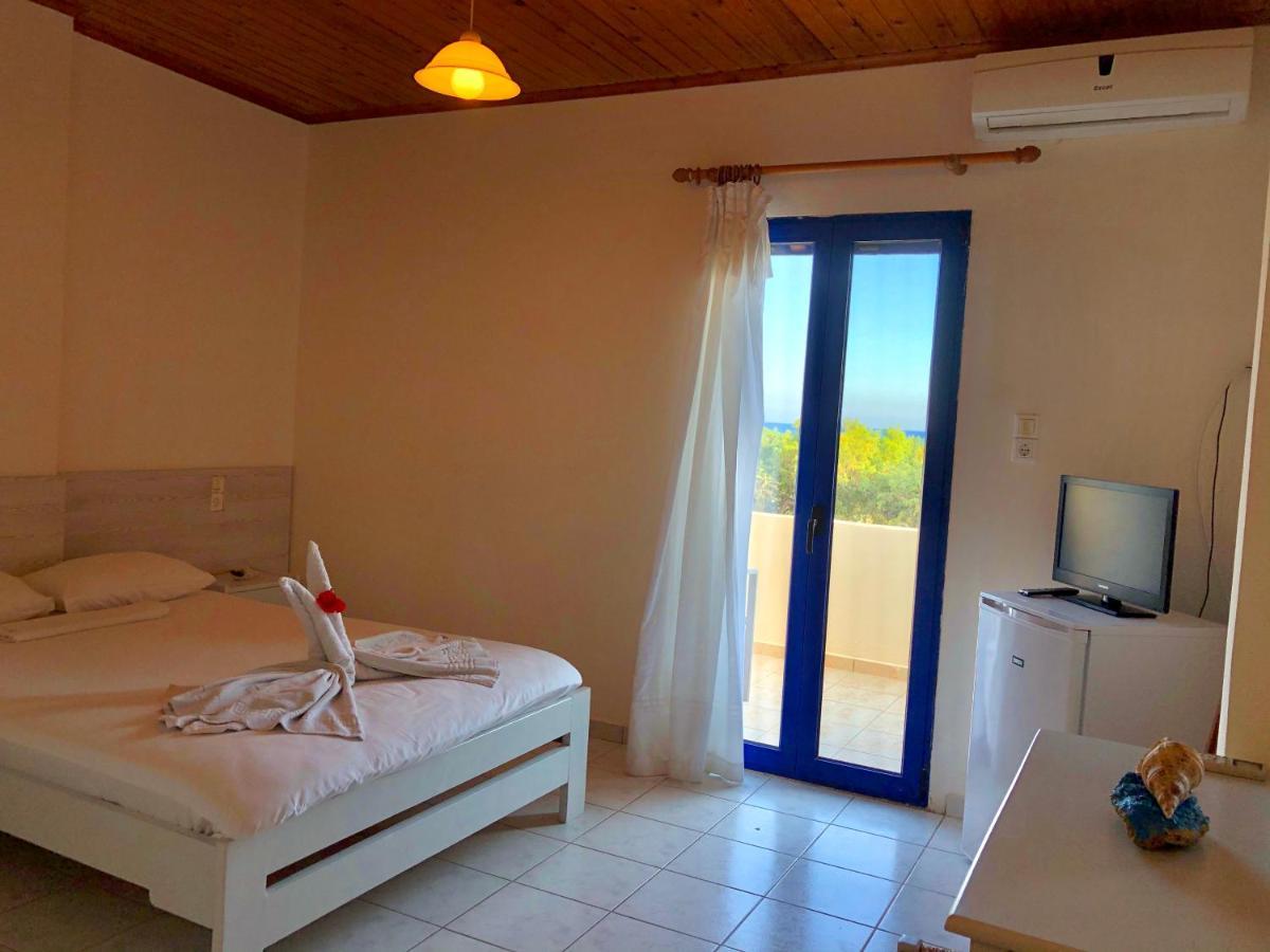 Flisvos Rooms Frangocastelo Exterior photo